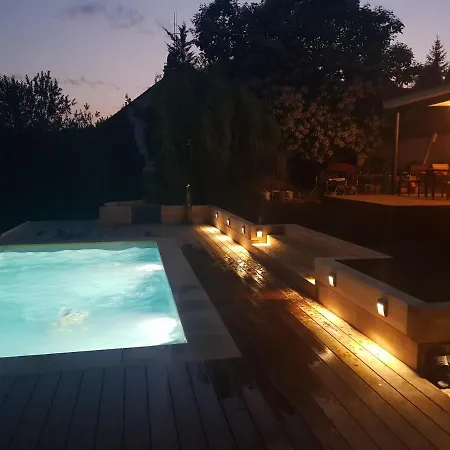Dum Nad Prehradou S Bazenem *