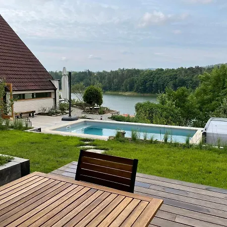 Villa Dum Nad Prehradou S Bazenem *
